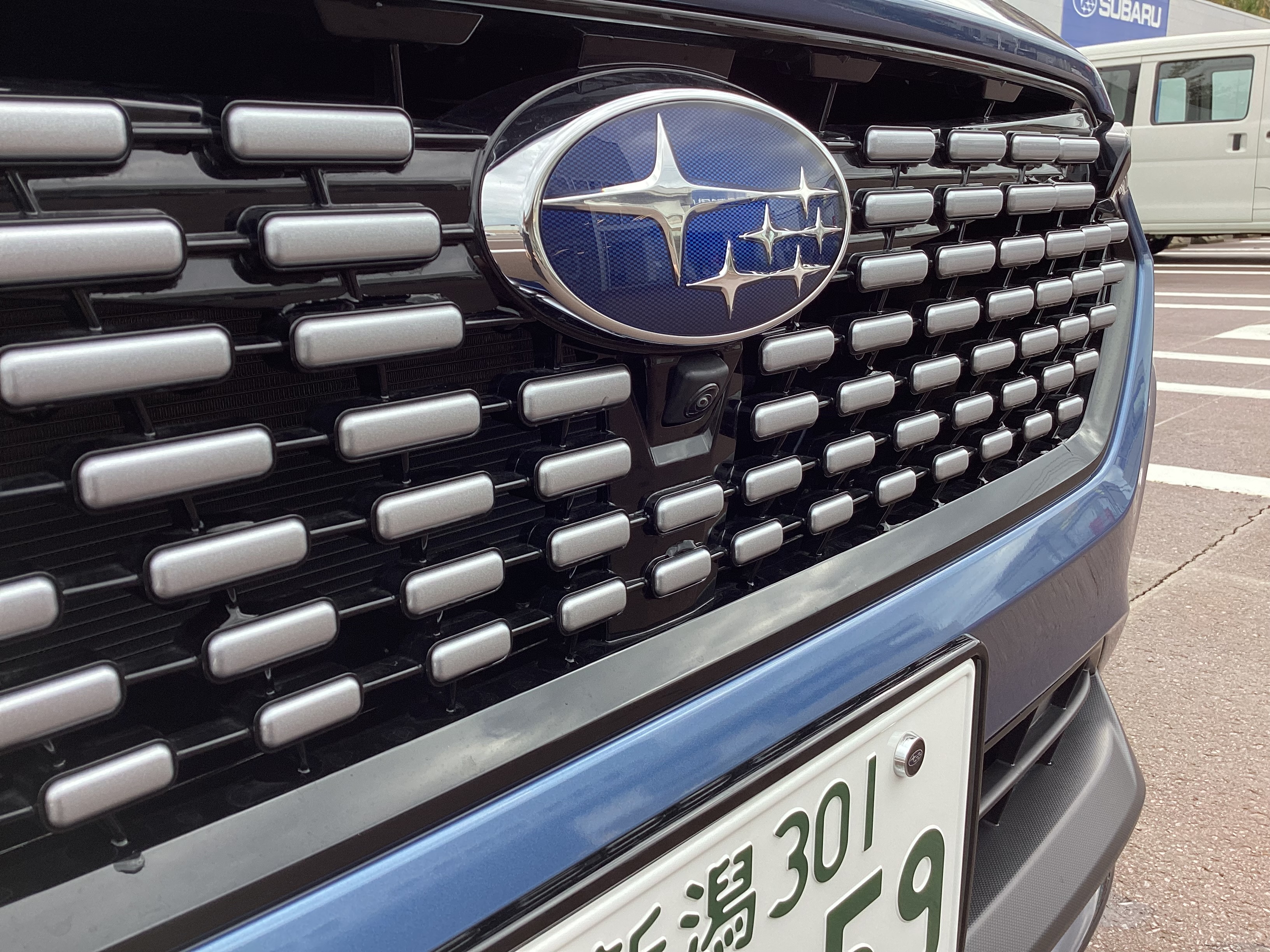 インプレッサ フロントグリル カメラ